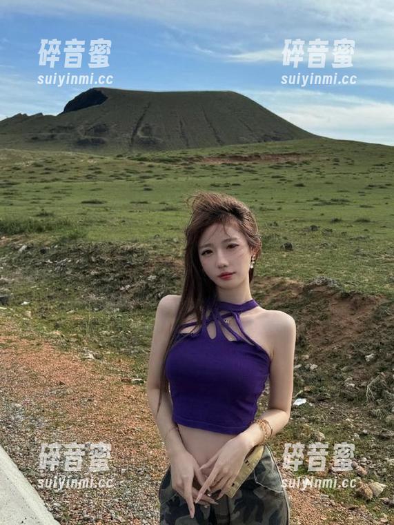染上166fun的视频瘾，连吃饭时都抽空在刷！