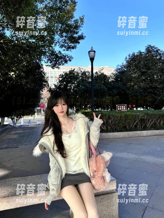 一打开51.com网页，成群吃瓜群众又跟着我的灵魂一起“膨胀”！