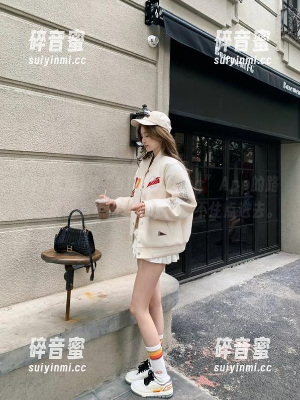 被“51吃瓜ccgg”App的路线二搞得有点懵，但还是忍不住点进去。