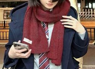 91网爆苹果版望向黑料尽头，才发现这黑暗永远不打烊，怕是要一直吃瓜了！