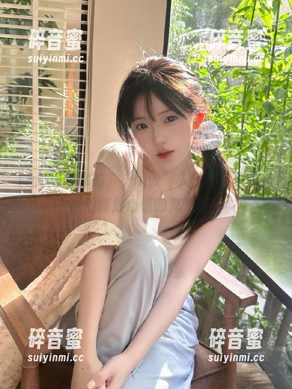 骗你的，“hlw”入口其实是帮助我们释放心情的充气球！