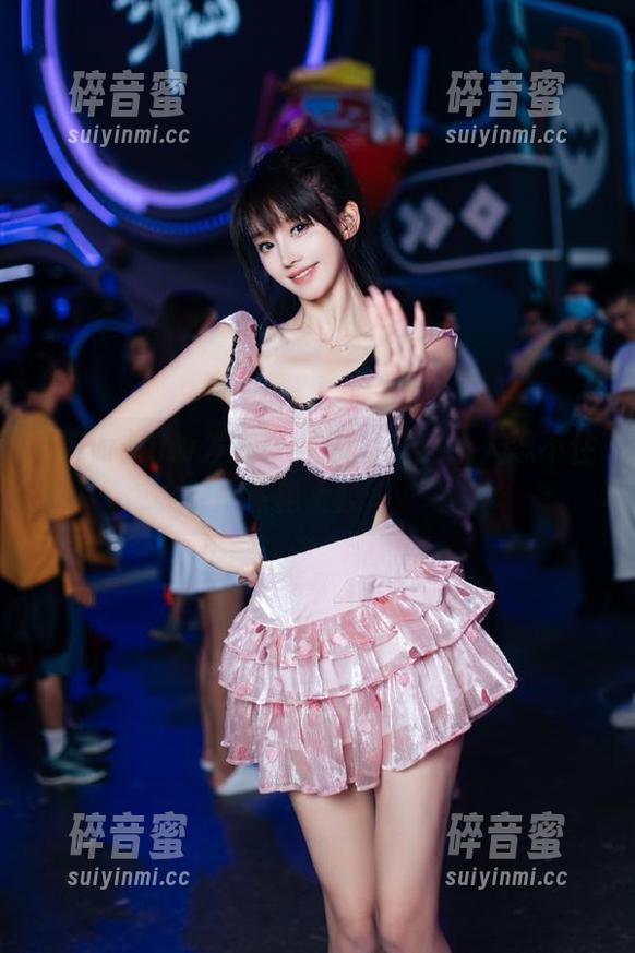 hlw发布：今天的八卦让人忍不住嘴角上扬～