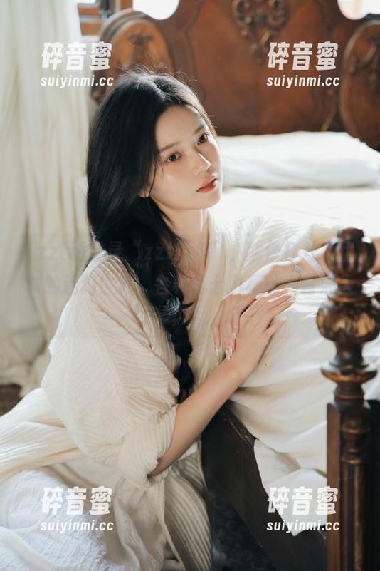 登录“zztt11”，就像打开了优雅的迷幻世界，各种乱七八糟的声音涌入耳畔。