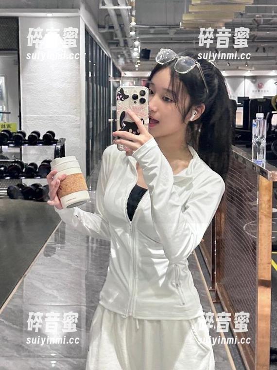 当我在最新五一吃瓜官网网页版晃悠时，才发现我一头扎进了“奇葩秀”的世界...