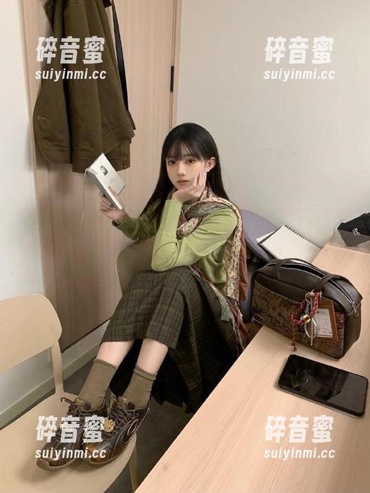 看“全网吃瓜”app，口味那么重，哪来那么多播报员