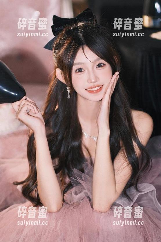 在“吃瓜天堂”上，链接到今日的八卦大盘点，真是让我坐不住了啊！