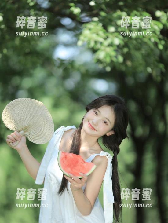 吃瓜天堂 在吃瓜天堂,首页就像我的朋友圈,疯狂刷着剧情!