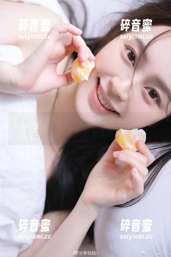 视频说：吃瓜网页的网友们要不别拍了，这画面太美我不敢看！