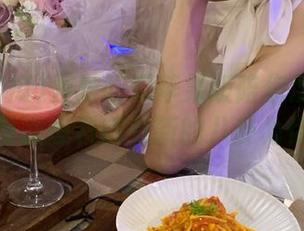 吾爱吃瓜苹果版陪你度过无聊时光，每次爆料都有新的八卦为你添彩！