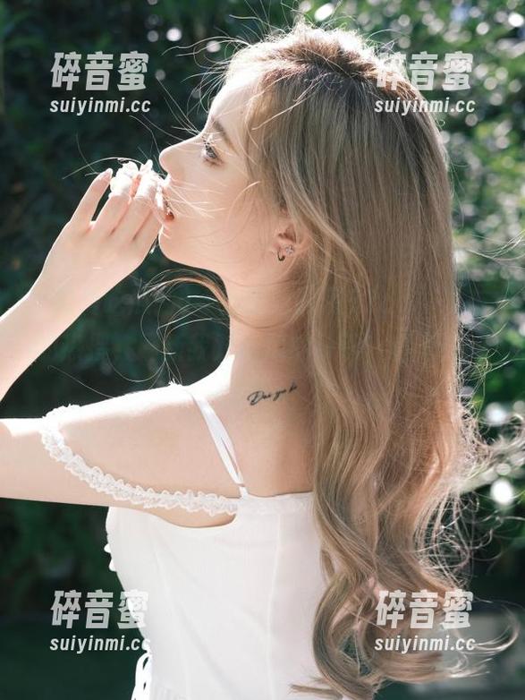 “我爱吃瓜网52cg”发布的热搜，刷新我对吃瓜的认识，越来越过分了。