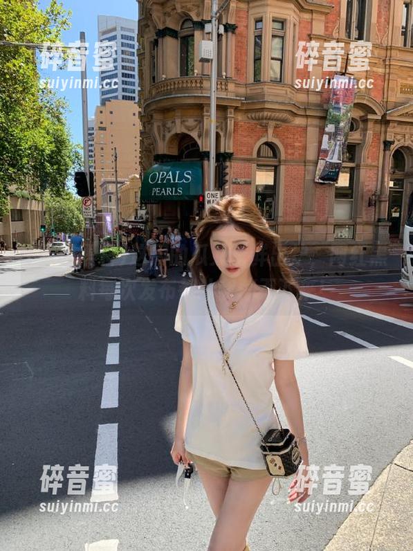网红黑料 这周的瓜又新鲜出炉,网红黑料每次发布都让我停不下来!