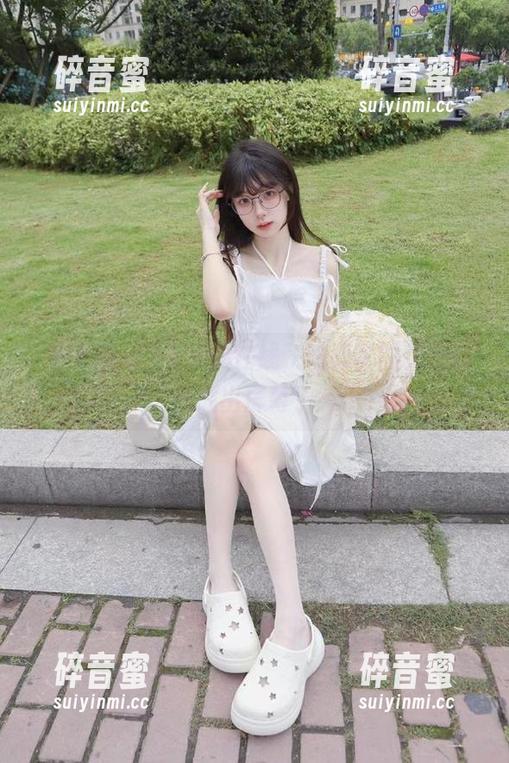 在黑料在线，视频里的秘密都快溢出屏幕了！