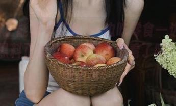 一边吃零食一边看视频，黑料正能量不打烊，你看了吗？我已经上头！