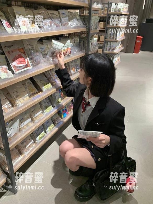 黑料社正能量，下载之后你会再也不想放下，真心话，瓜的诱惑太大了！