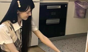 捧着“黑料网址”下载的小心脏，先别说出名人情侣有多狗血～