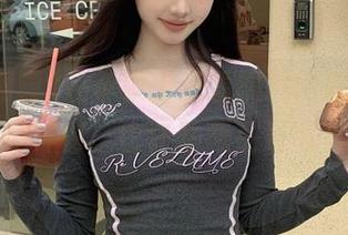 在苹果上观看黑料网曝，感受那份神秘，也许就藏在果肉里！